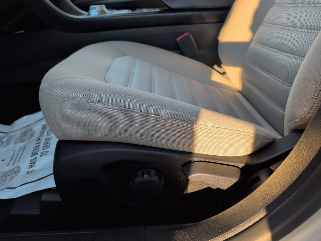 Used 2018 Ford Fusion S image 9