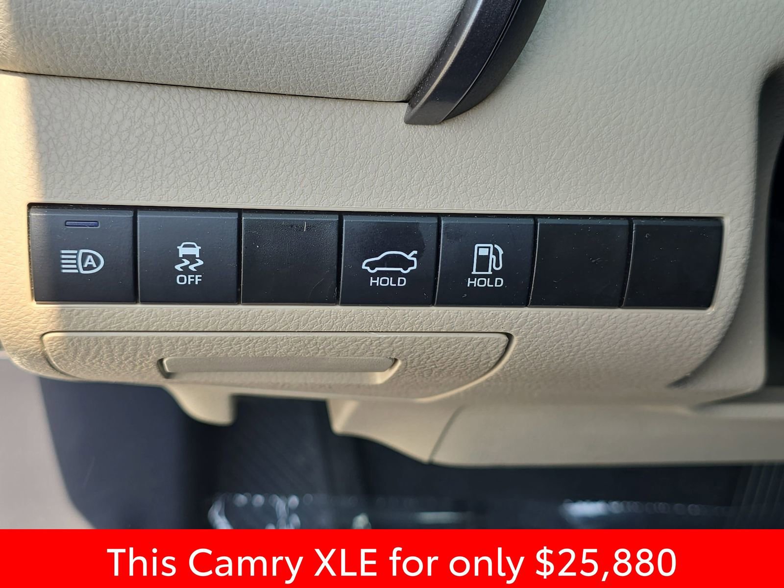 Used 2024 Toyota Camry XLE image 32