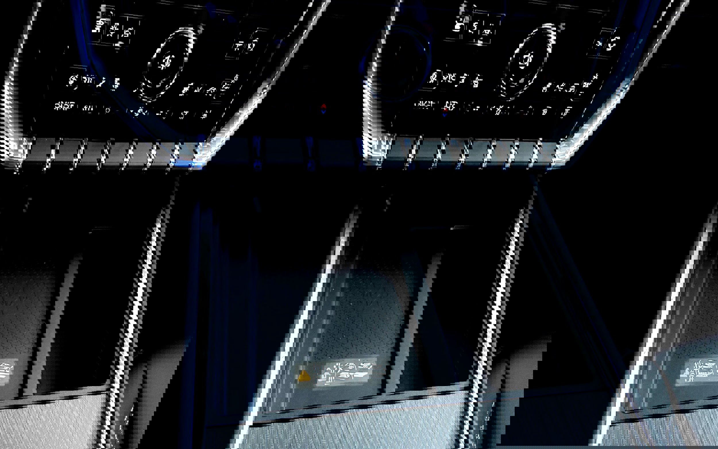 New 2025 GMC Acadia Elevation w/ Elevation Premium Package image 17