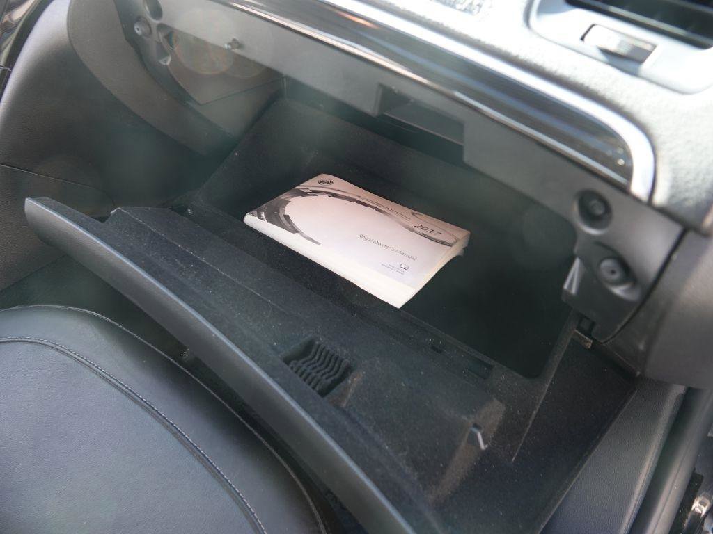 Used 2017 Buick Regal Sport Touring image 38