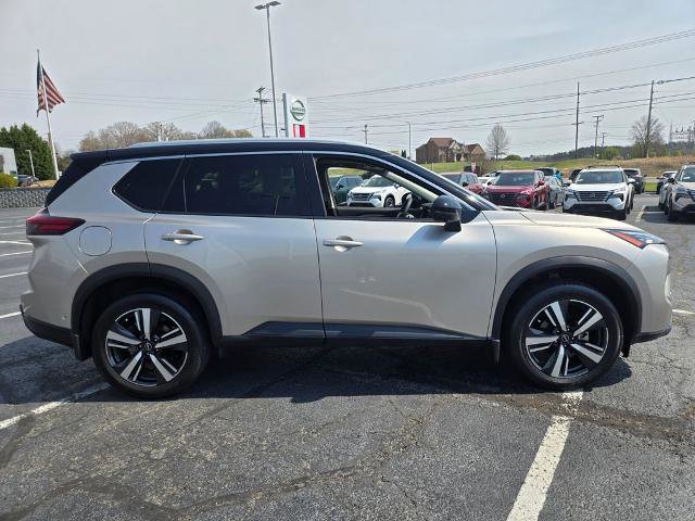 Certified 2025 Nissan Rogue SL w/ SL Premium Package FWD image 6