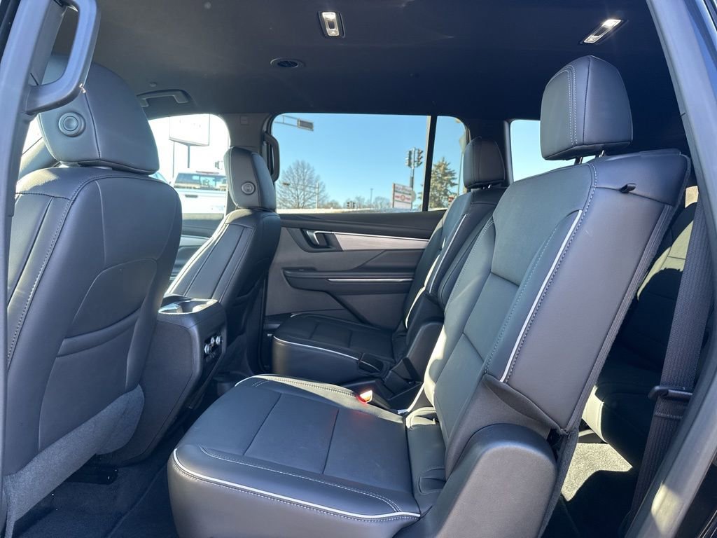 Used 2025 Buick Enclave Preferred image 12