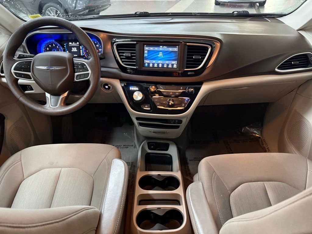 Used 2019 Chrysler Pacifica L image 14