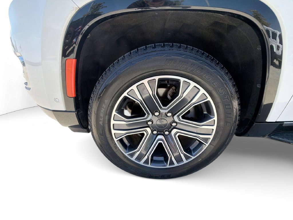 Used 2024 Jeep Wagoneer Series II RWD image 19