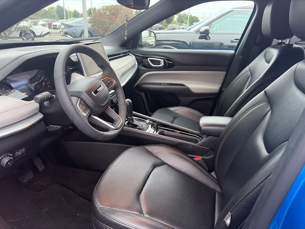 Used 2024 Jeep Compass Limited AWD/4WD image 7