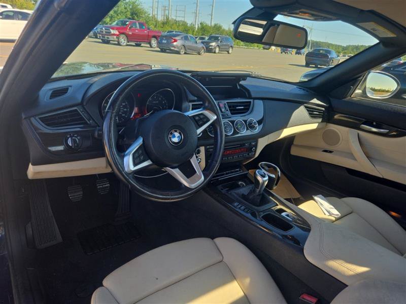 Used 2016 BMW Z4 sDrive28i RWD image 3