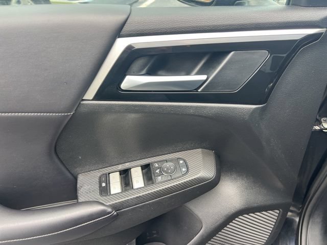 Used 2024 Mitsubishi Outlander SE Black Edition AWD/4WD image 6