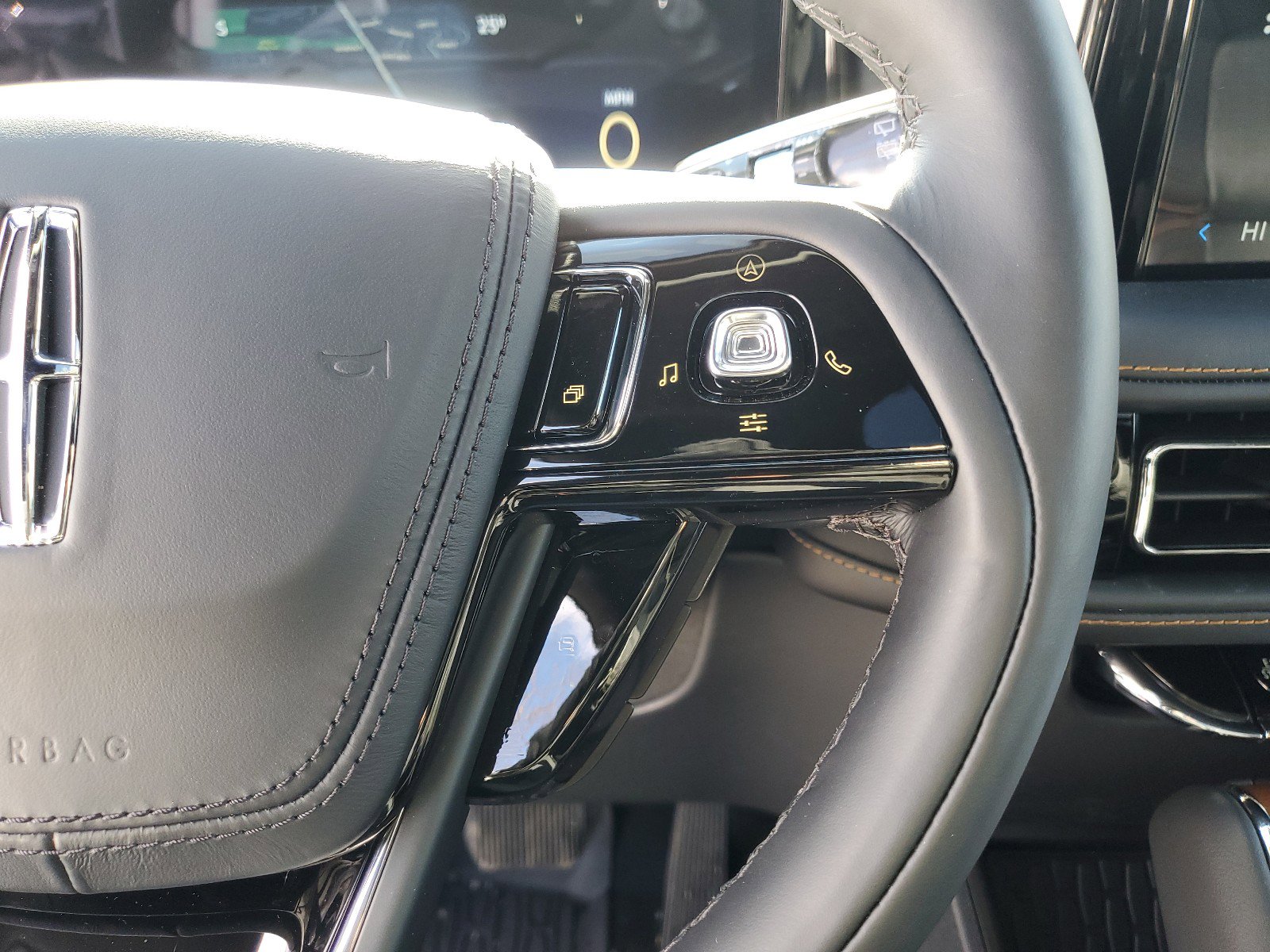 New 2025 Lincoln Aviator Black Label image 18