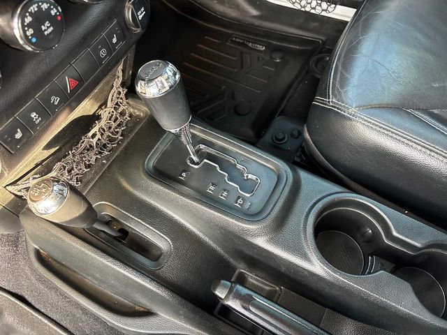 Used 2018 Jeep Wrangler Unlimited Sahara w/ Connectivity Group image 24