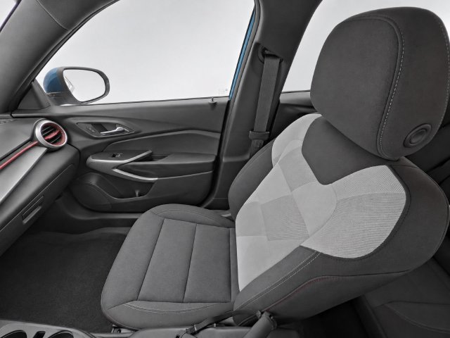 Certified 2024 Chevrolet Trax RS w/ Driver Confidence Package FWD image 14