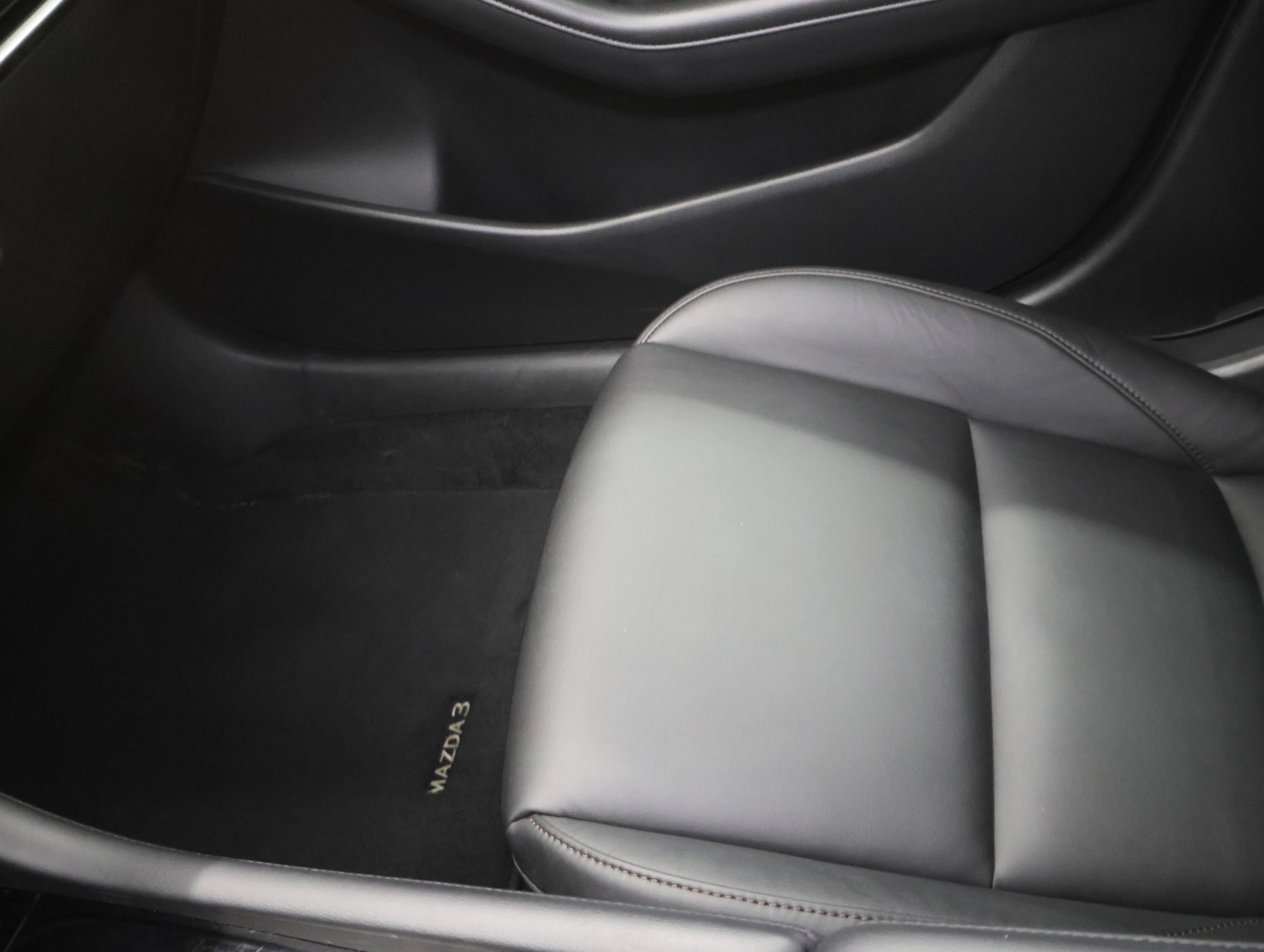 Used 2024 MAZDA MAZDA3 s image 13