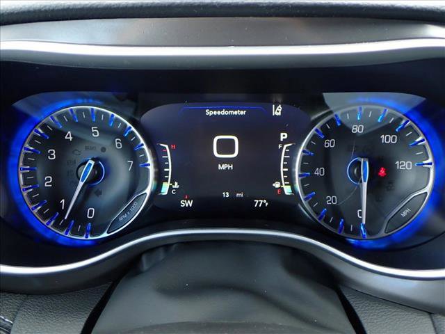 New 2026 Chrysler Pacifica Select AWD/4WD image 25