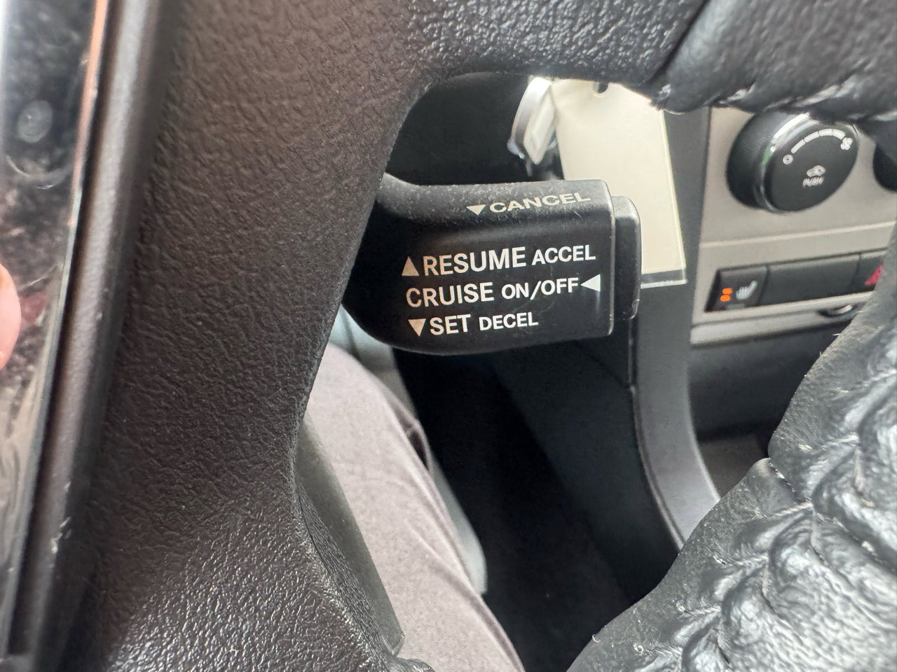 Used 2010 Dodge Avenger R/T image 17