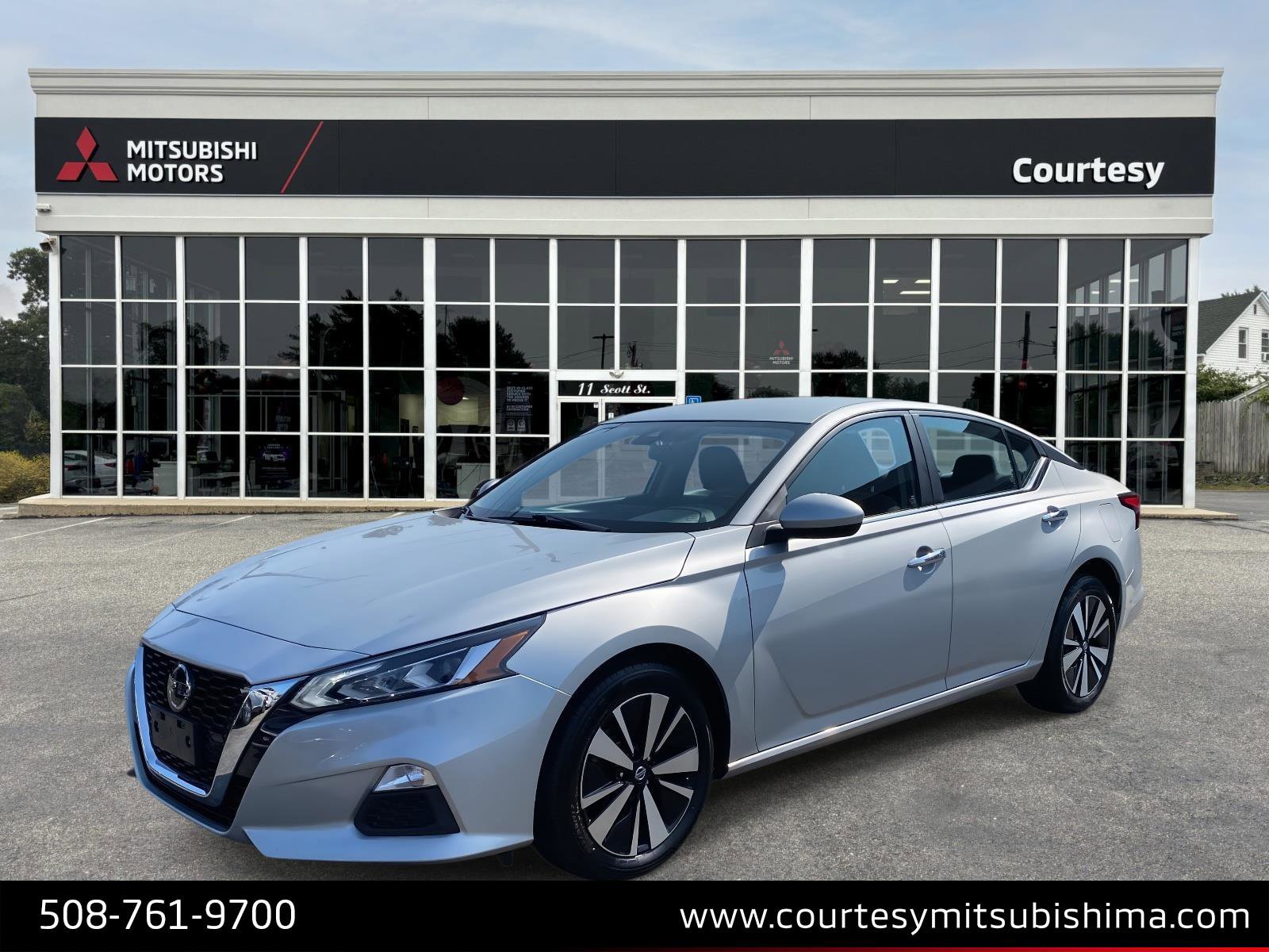 Used 2021 Nissan Altima 2.5 SV image 1