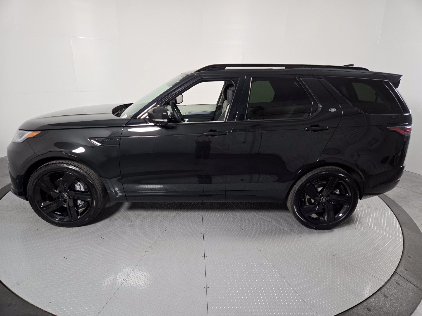 New 2026 Land Rover Discovery Dynamic SE AWD/4WD image 34