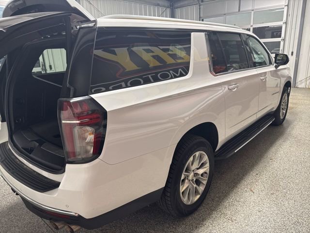 Used 2023 Chevrolet Suburban Premier image 10