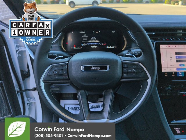 Used 2025 Jeep Grand Cherokee Limited w/ Luxury Tech Group II AWD/4WD image 14