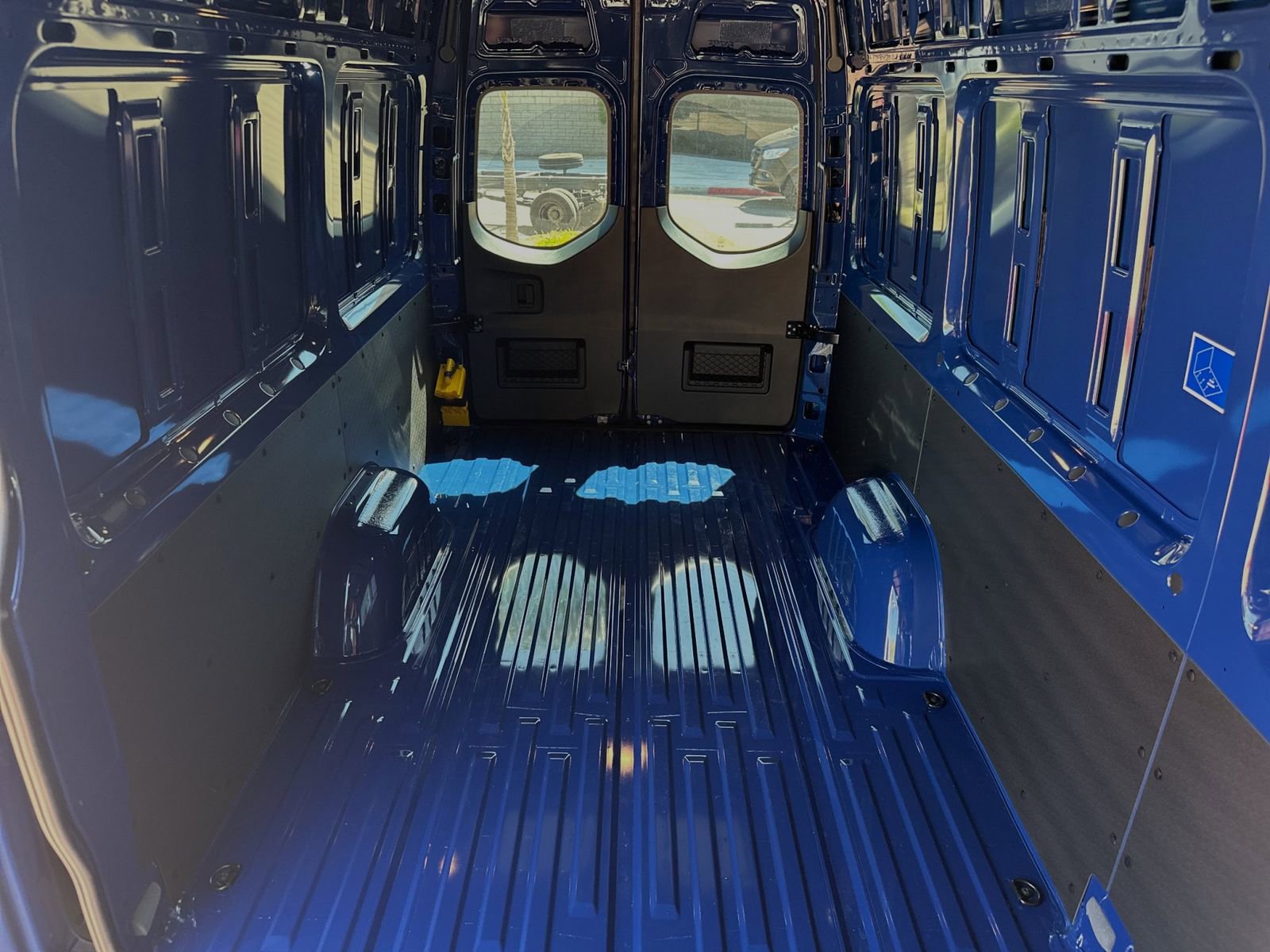 Used 2024 Mercedes-Benz Sprinter 2500 image 15