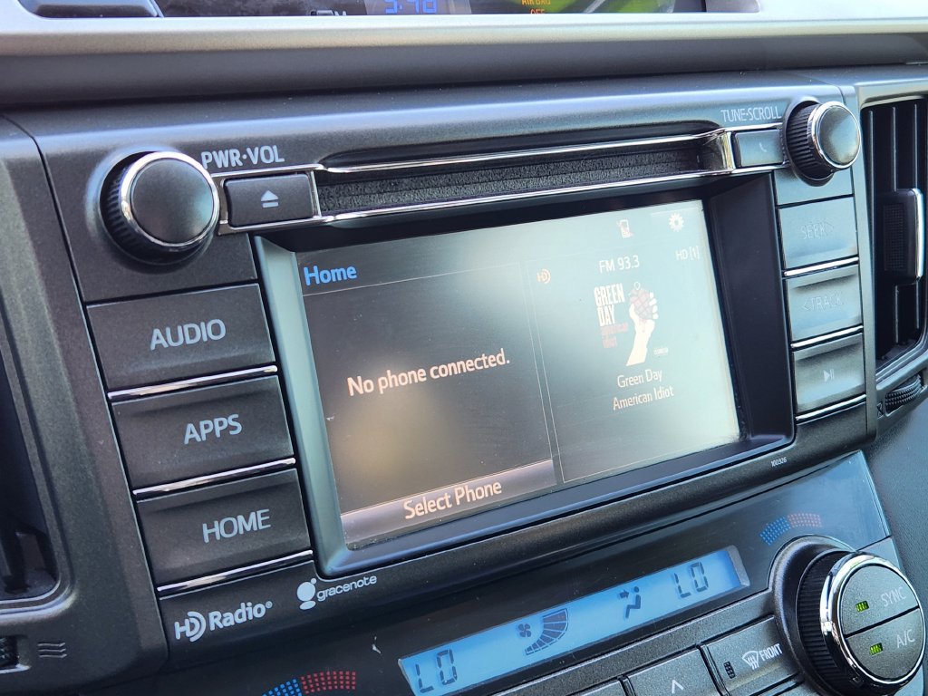 Used 2015 Toyota RAV4 XLE FWD image 19