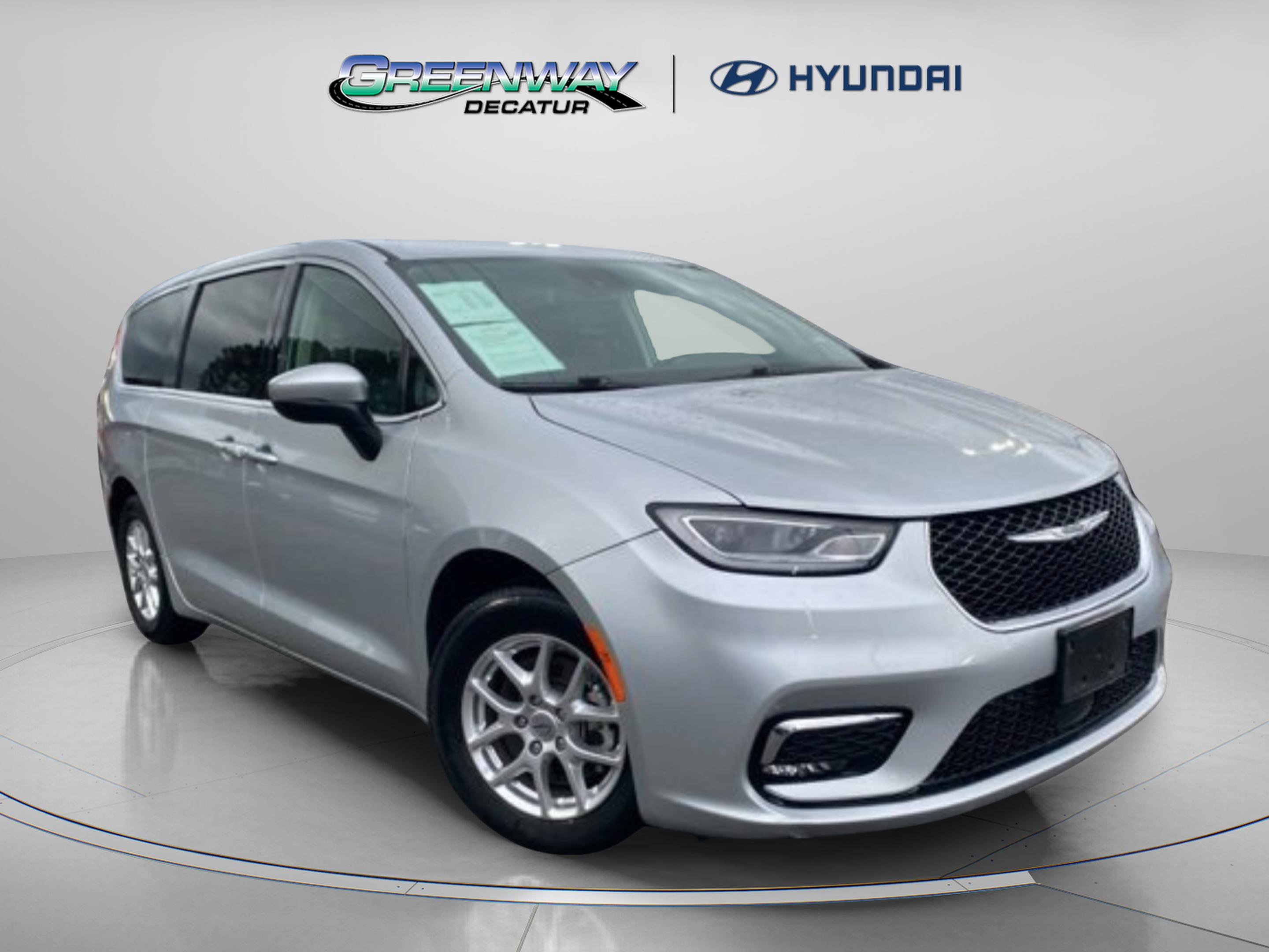 Used 2023 Chrysler Pacifica Touring-L