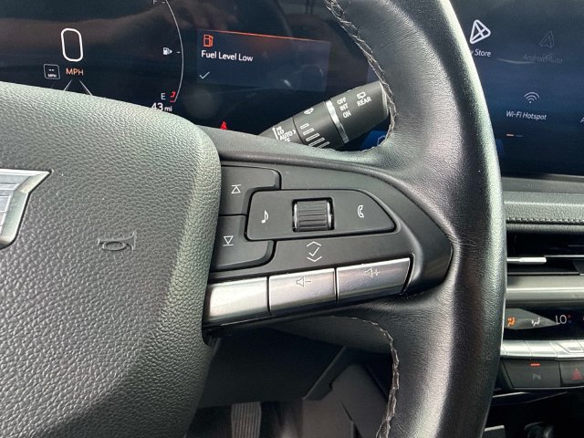 Used 2025 Cadillac XT4 Premium Luxury FWD image 29