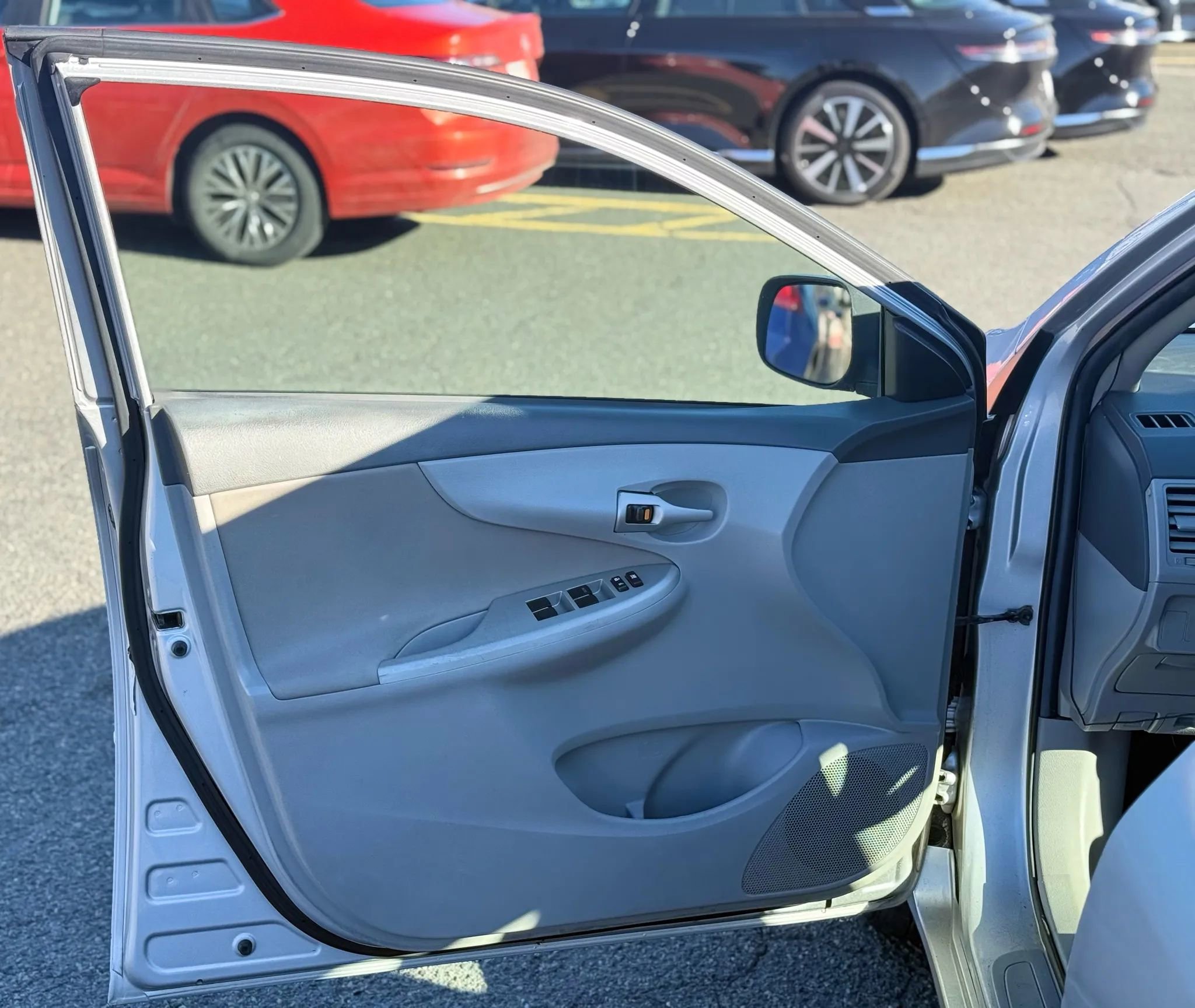 Used 2010 Toyota Corolla S image 21