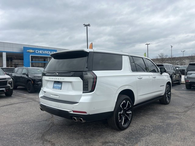 Certified 2025 Chevrolet Suburban High Country image 3