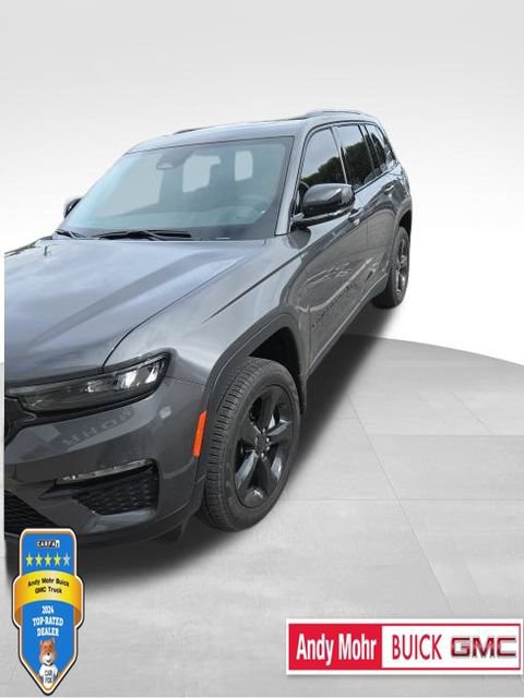 Used 2025 Jeep Grand Cherokee Limited w/ Black Appearance Package AWD/4WD image 1