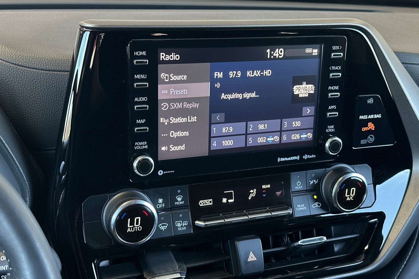 Used 2022 Toyota Highlander LE FWD image 18