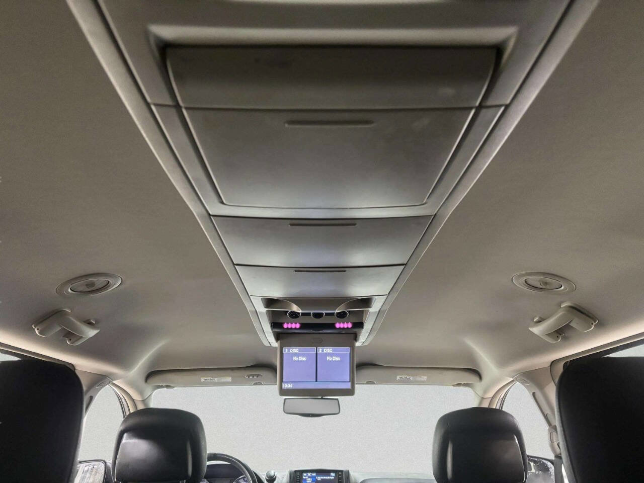 Used 2015 Chrysler Town & Country Touring-L w/ Driver Convenience Group image 18