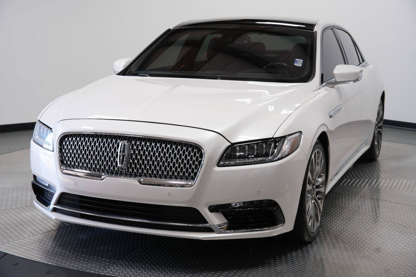 Used 2019 Lincoln Continental Reserve AWD/4WD image 4