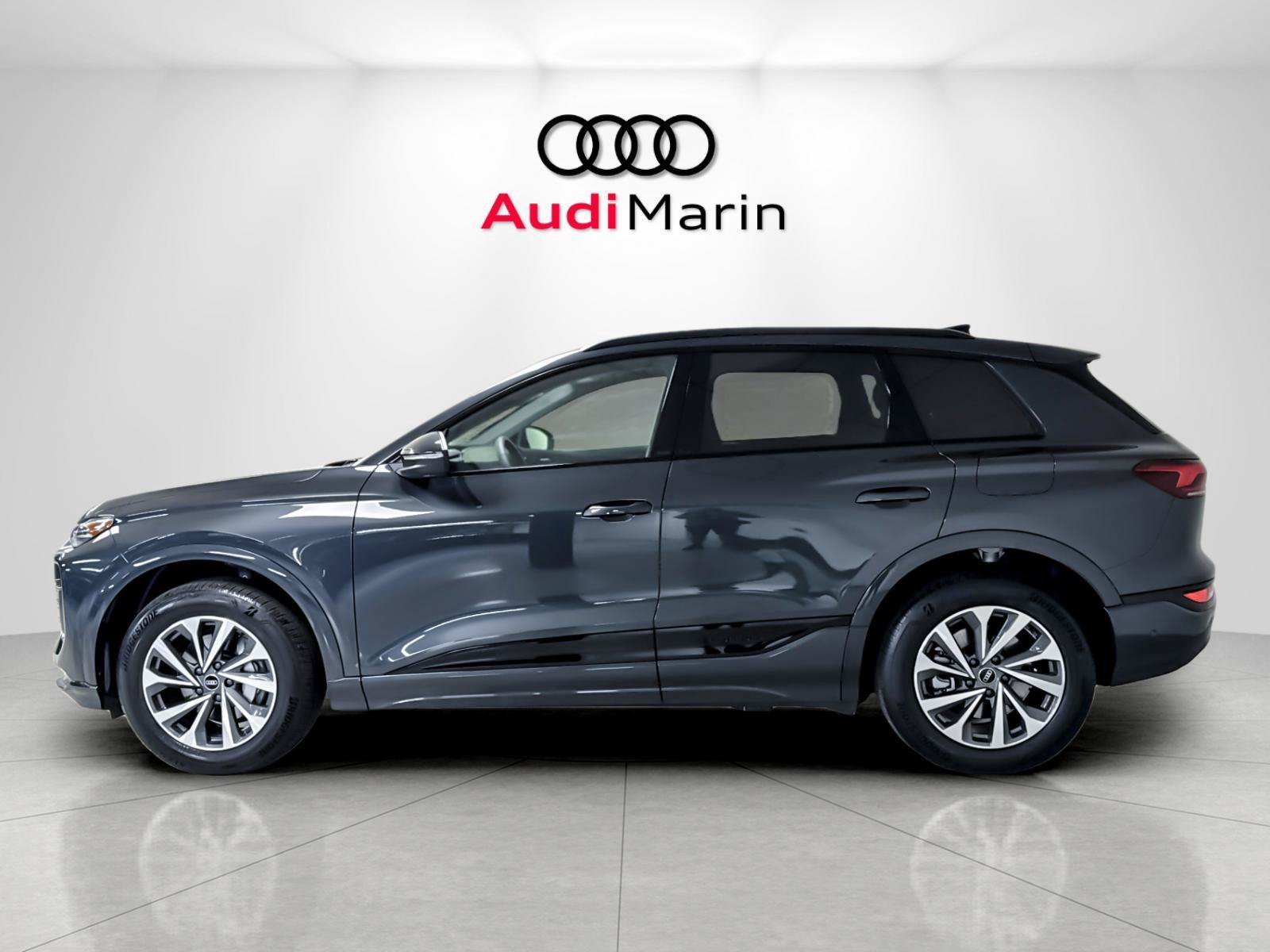 Used 2025 Audi Q6 e-tron Premium Plus AWD/4WD image 2