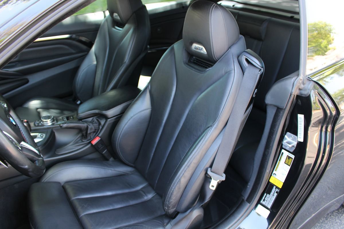 Used 2015 BMW M4 Convertible RWD image 9