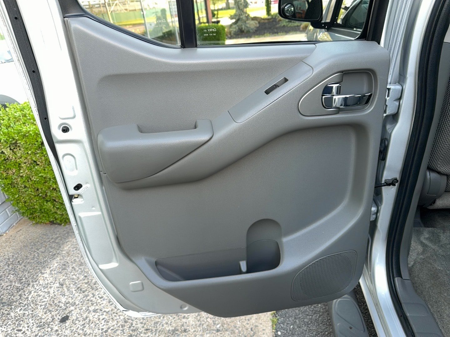 Used 2013 Nissan Frontier SV w/ SV Value Truck Pkg RWD image 18