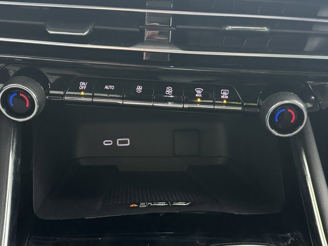 Certified 2025 Chevrolet Traverse RS image 44