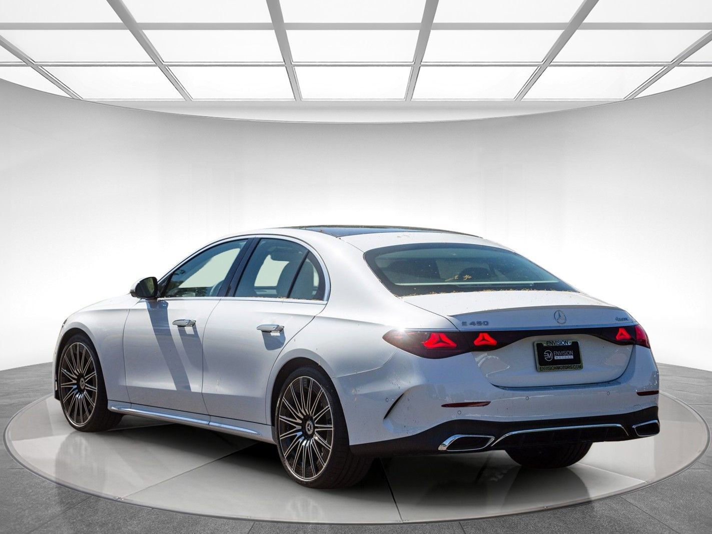 New 2026 Mercedes-Benz E 450 4MATIC Sedan image 2