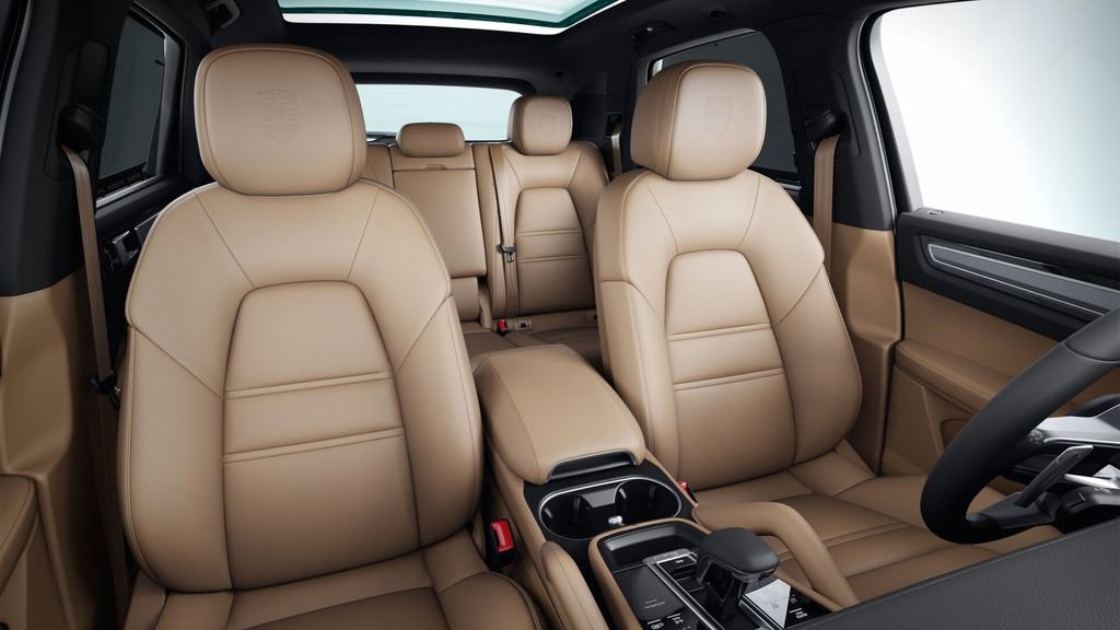 Certified 2023 Porsche Cayenne Platinum Edition AWD/4WD image 11