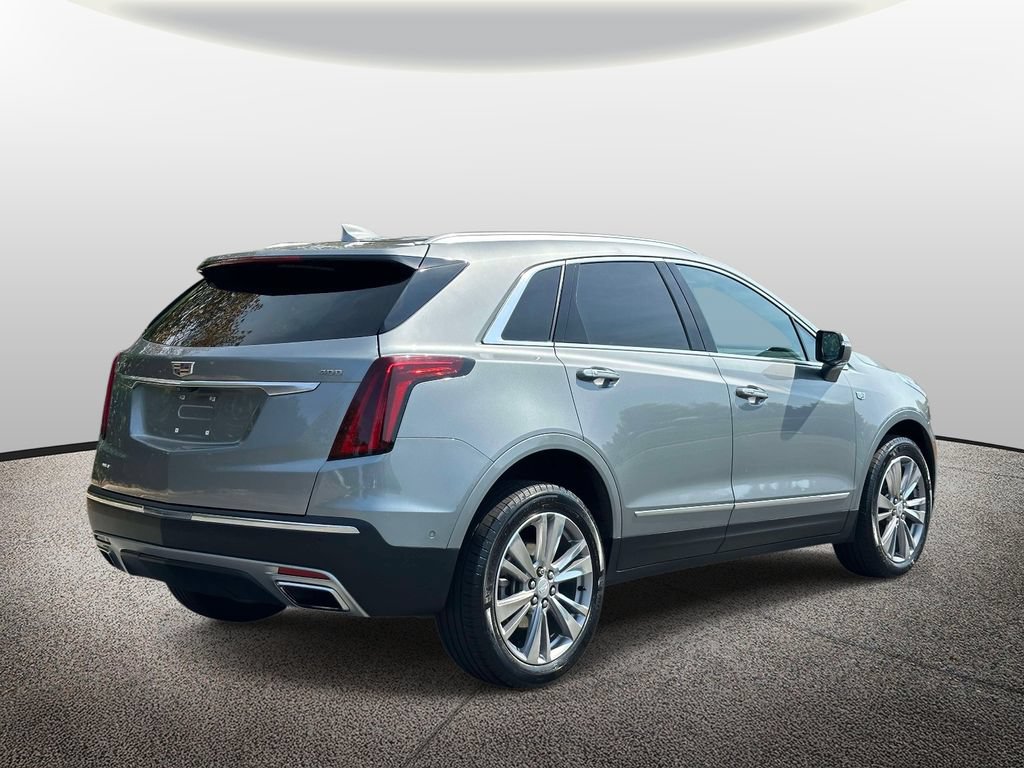 Used 2023 Cadillac XT5 Premium Luxury w/ Technology Package AWD/4WD image 2
