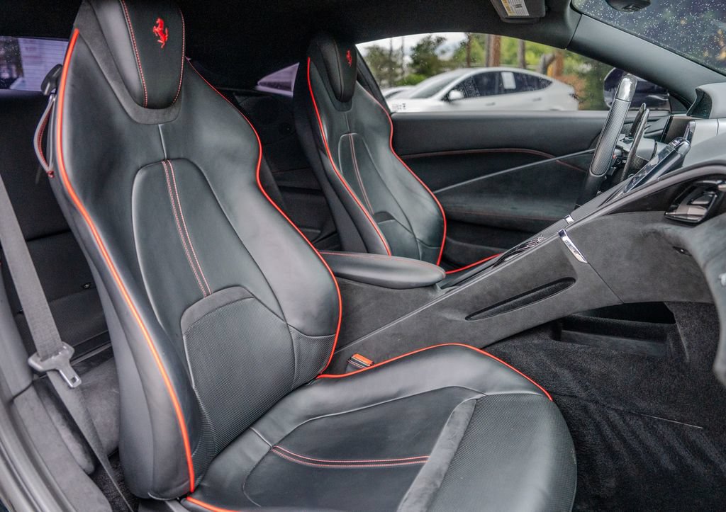 Used 2022 Ferrari Roma RWD image 21