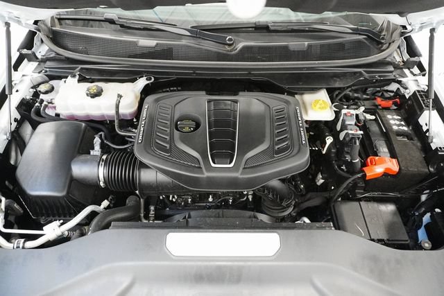 Used 2023 Jeep Grand Wagoneer Series III AWD/4WD image 3