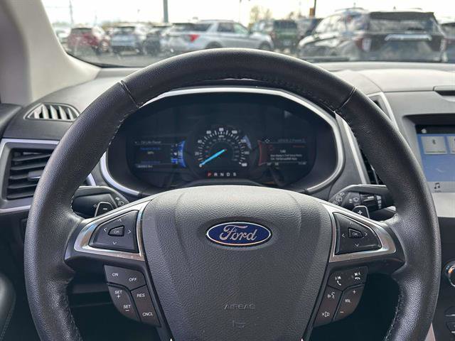 Used 2017 Ford Edge SEL w/ Equipment Group 201A AWD/4WD image 16