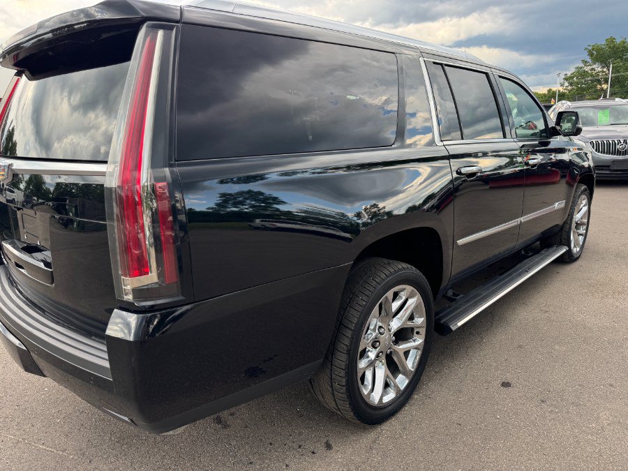 Used 2017 Cadillac Escalade ESV Platinum AWD/4WD image 11