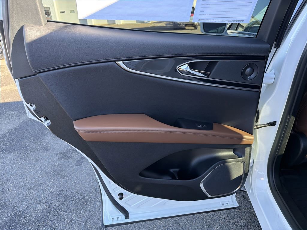 Certified 2023 Lincoln Nautilus Reserve w/ Equipment Group 201A image 12