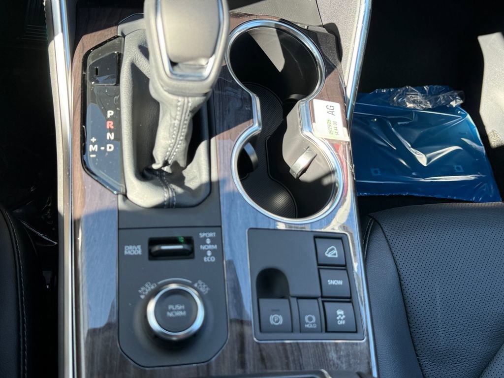 New 2025 Toyota Highlander Limited image 17