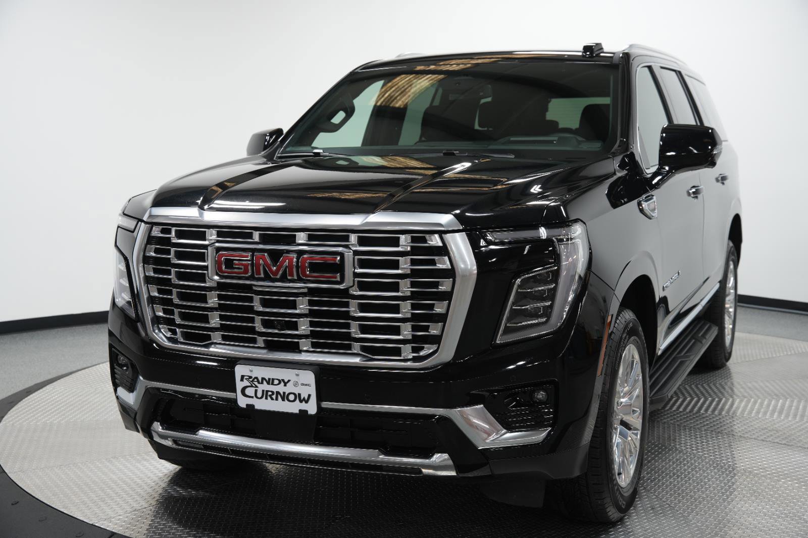 Used 2025 GMC Yukon Denali AWD/4WD image 3
