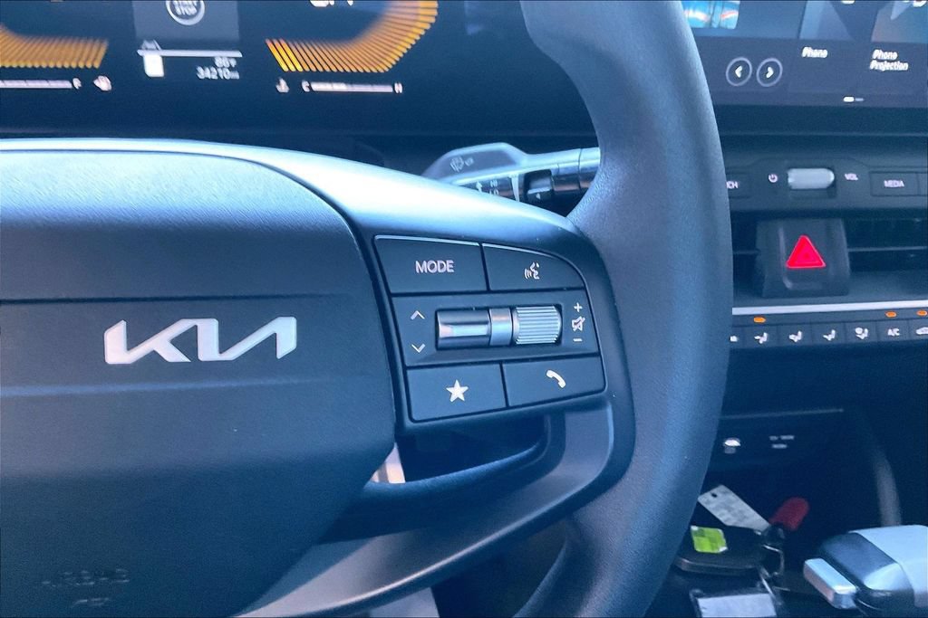 Used 2025 Kia K4 FWD image 9
