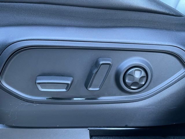 Used 2024 Jeep Grand Cherokee Limited w/ Black Appearance Package image 11