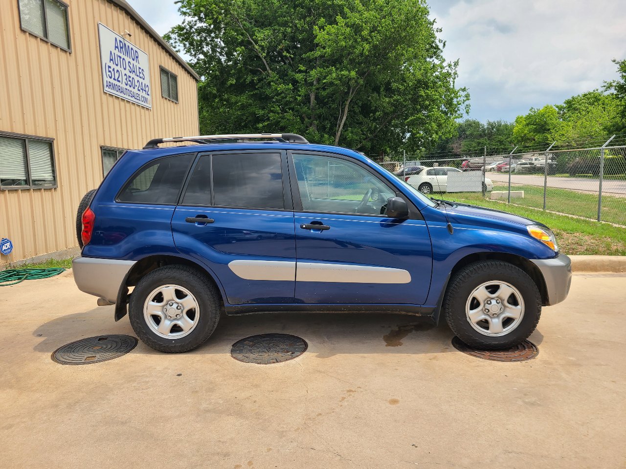 Used 2004 Toyota RAV4 2WD image 2