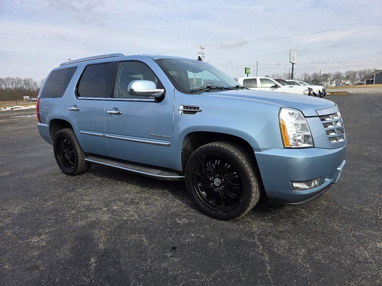 Used 2011 Cadillac Escalade Luxury AWD/4WD image 7