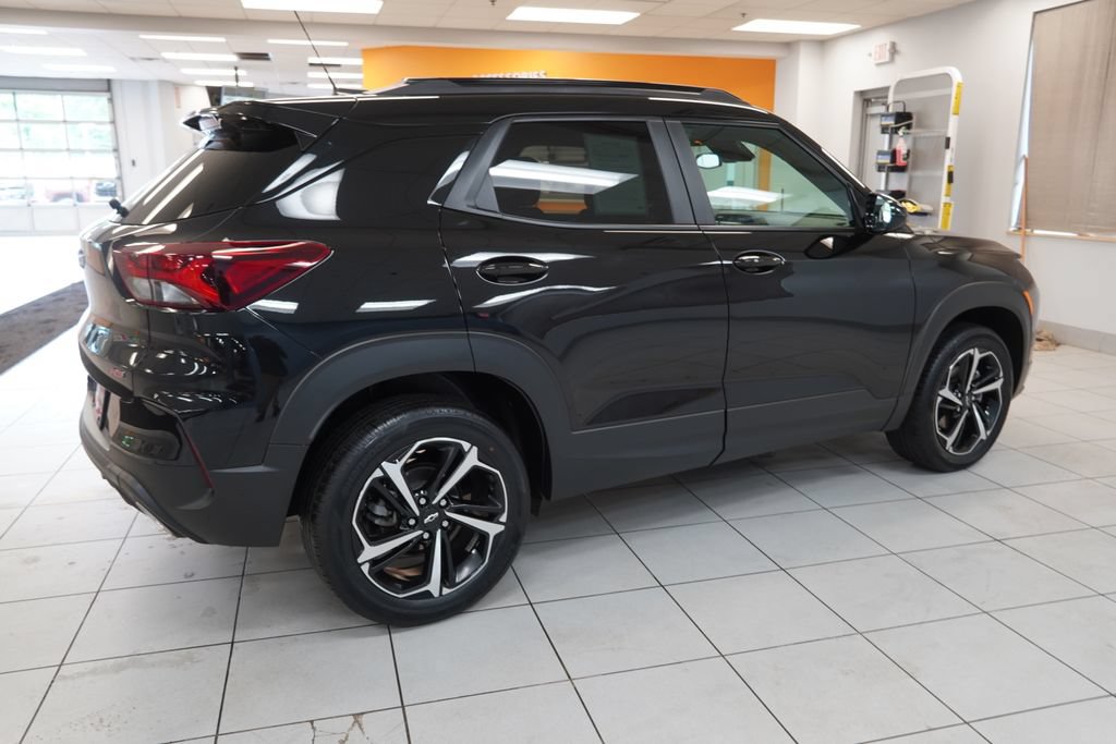 Certified 2023 Chevrolet TrailBlazer RS w/ Convenience Package AWD/4WD image 11